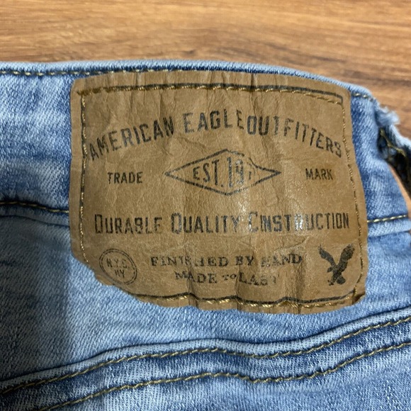 American Eagle Women’s Extreme Flex Slim Straight Leg Distressed Jeans 26x28 - Picture 8 of 9